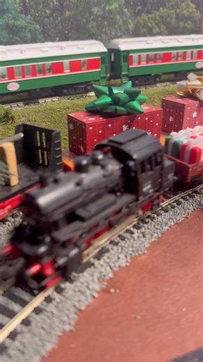 Triple Christmas trains #hoscale #modeltrains #hobby #christmas #capcut #shortsfeed #shorts #sub