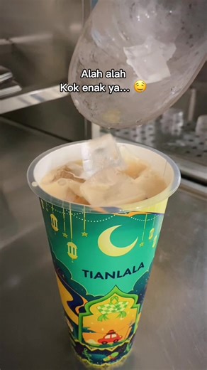 Seger banget Tianlala buat buka puasa guys. Cup nya bagus tema ramadan @Tianlala Indonesia #nexent #rayapenuhrasa #tianlalaindonesia #promotianlala #milktea