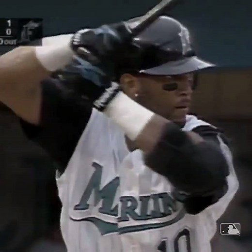 Gary Sheffield's batting stance was one of a kind 🤣 (via MLB/TW) | Bleacher Report