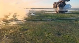 Footage of U.S.-delivered M58 MICLIC remote demining system used near Bakhmut | In Ukraine