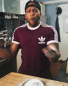 Ok, “what is arrowroot powder and why does Kevin keep using it? And WHERE do I buy it?!” 😂 Arrowroot is basically a replacement for cornstarch. It has way MORE health benefits and uses and is even gluten-free, but I mainly love it because it aids in digestion and “keeps you on the regular.” You can even use arrowroot to control foot moisture for people with #stugglefeet or athlete’s foot. But here are the main ways I use it: (1) thicken sauces like teriyaki or alfredo sauces; (2) as a substitut