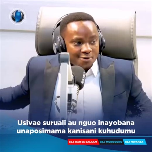 Kwa wale wote wanaosimama kuhudumu katika madhabahu, Mwimbaji wa nyimbo za Injili Upendo Nkone ametoa ushauri kuwa wazingatie sana mavazi wanayovaa mbele za watu. #GospelTraxx | Clouds Media Tanzania