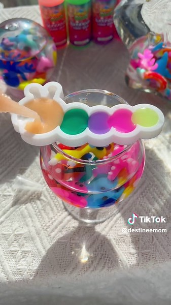 This is my favorite puzzle toy that allows your child to exercise his hand fineness while being quiet! #backtoschool #magicwaterelf #magicwaterelfkit #squishytok #timetome #screenfreeplay