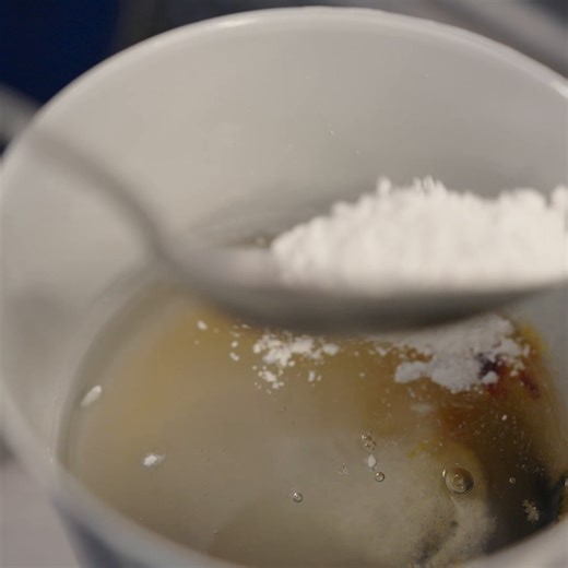 リフトゲート接着工程の新しいトレンドを紹介する、Benefits Beyond the Bondシリーズの最新エピソードをご覧ください。 最近の自動車業界では、金属材料よりも軽量で設計の柔軟性が高い熱可塑性材料が設計に取り入れられる事例が増えています。 今回のエピソードでは、この新たなトレンドに関連する課題、最新研究、開発状況、ソリューション、さらにはサステナビリティへの取り組みについて、業界をリードするエキスパートから話を聞きます。 詳細はこちら👉http://spkl.io/6182Apck8 #接着剤 #接着 #自動車 #車 #製造 #SikaJapan | Sika Japan