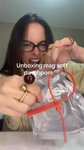 Unboxing Mag Soft da Mboom: primeira impressão do boombox arranhado