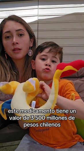 Tomas y su madre Camila están luchando contra el tiempo. Ella decidió caminar desde Chiloé a Santiago a buscar ayuda. En el camino ha sido recibida con cariño. La historia ha movido a los chilenos. Chile y su gente no los ha dejado solos en su viaje 🇨🇱💕#tomascontraduchenne #parati #ayudaatomas.com