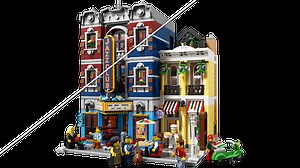 LEGO Icons 10312 Jazz Club was originally designed in blue