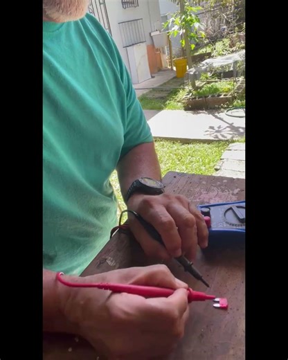 How to test a car fuse with a meter