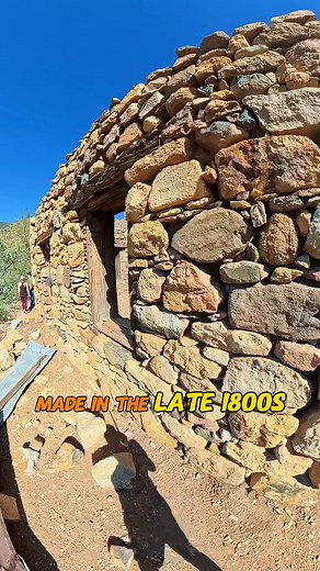 I had no idea, did you?!?! Most people hit the Montana Mountain Loop for the switchbacks and Sunset views. Almost nobody realizes there is a forgotten frontier cabin sitting just off the trail. This old Stone structure is one of the last surviving wood cutter stations tied to the silver King mining era near superior. It was built in the late 1800s by workers who lived on this ridge for days at a time while cutting Juniper and Oak from the upper slopes between 3800 & 4800 feet. That the transitio