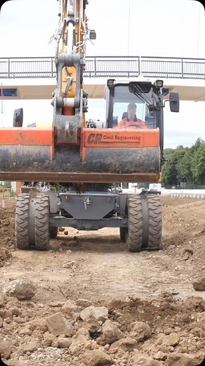 Liebherr A 910 Compact wheel excavator. | RPA Media