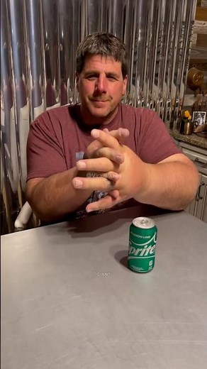 The Guy With the World’s Largest Hands 🤯 (jeffdabe) #worldrecord