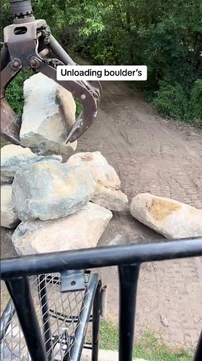 Unloading Boulder's With Ease When Using A Serco Knuckleboom Loader!