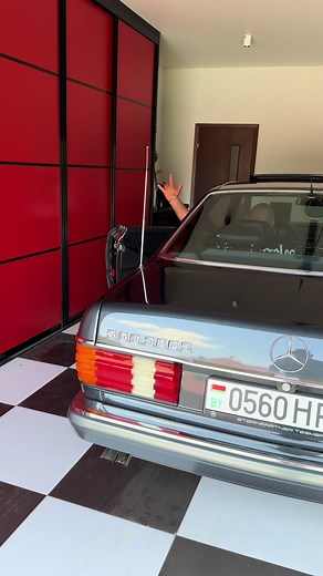 Mercedes 560 SEC: classic 560 SEC coupe overview