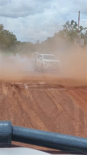 𝑩𝒐𝒂𝒃 𝑭𝒂𝒃𝒓𝒊𝒄𝒂𝒕𝒊𝒐𝒏 on Instagram: "WHO DOESNT LIKE A BIT OF TRADIE UTE CIRCLE WORK!!!!! Here's a quick yarn about 1 of probably 100 times one of me good mates behaves like a proper menace. If you ever see this bloke driving straight down a road get a photo because I do not believe ya, no one will hahaha!!!! #boabfabrication #offroadhitch #tradiereels #funnytradie #shedantics #talkingshitonline #territorytough #oztrades #aussiehumour #toolboxbanter #realozaffairs #offroadantics #sendi