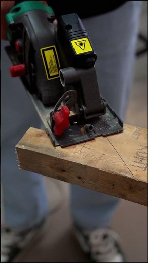 Genius Way to Cut Perfect Angles with a Mini Saw 😳🪚