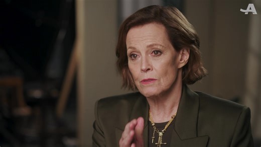 🎬 👽 From Alien to Avatar — Sigourney Weaver has been inspiring millions for decades! ✨ See her story now! 👉 https://www.aarp.org/SigourneyWeaver #SigourneyWeaver #MovieLegend #FilmIcon | Movies For Grownups