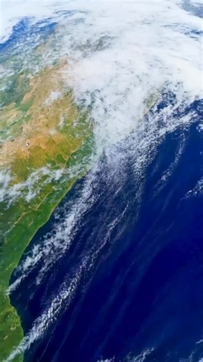 Bangkok is calling, answer with a suitcase. #flyspicejet #spicejet #destination #Bangkok #Thailand #flights #aviation #addspicetoyourtravel | FlySpiceJet