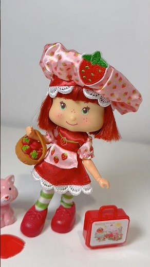 Strawberry Shortcake IS BACK? Doll Unboxing 🍓