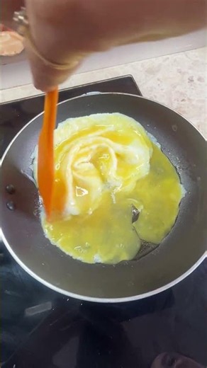 Tornado Egg Omelette Without Chopsticks - Mind-Blowing Egg Hack