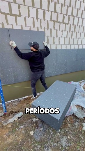 Revestiram as paredes da casa com a espuma mais grossa (@kobec.roma)