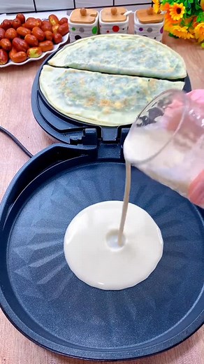 Kitch & Cozy on Instagram: "🍳 Silicone spatula with a velvet touch! Withstands 230°C, glides without scratching~ Food-grade & curved edge—flip pancakes, stir-fry veggies… Your pans will thank you! ✨ #CookingTherapy #NonStickBestie #SiliconeKitchen"
