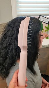 ⭐❤⭐Introducing the NEW Le Vite Curve from L'ange --> http://t.langehair.com/SHCqU Getting closer to your scalp has never been easier. Simply brush your hair and say goodbye to curls or frizz. The easiest way to straighten your hair. ❤ Brush your hair first to prevent tangles, use some heat shield to protect your hair. Section off a small section of hair and brush down with the Le Vite Curve. I also recommend using Glass Hair for a sleek end result. ⭐ So easy to use, perfect tool for someone just