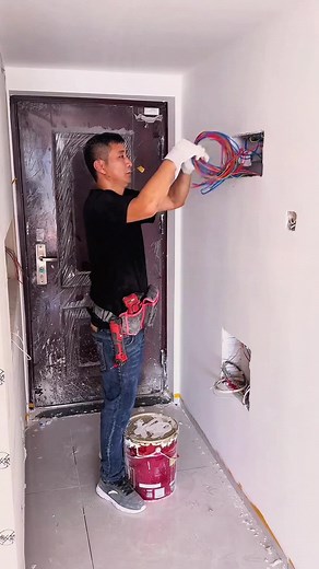 Why Few Electricians Wire Panels This Way