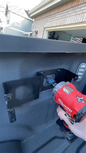 Integral Truck on Instagram: "Our Integral Locking panels makes sure your tools aren’t going anywhere! Have the confidence with your tools locked and secured with the worlds only locking panels! Available for RAM, Ford, GMC, Chevy, Toyota, Jeep and Universal options! Visit our website Integraltruck.com - World’s Only Locking Panels for your Red Boxes - No Drilling Required (Uses OEM mount points) - Bolt on/off installation = 5 Minute Setup! - Designed for your exact vehicle! - Compatible with mo