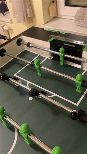 Mastering Foosball with One Hand: Skills & Tips