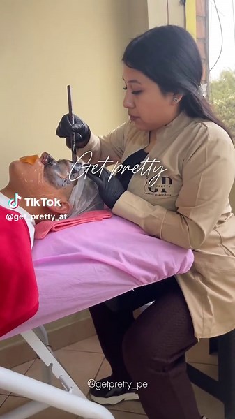 En Get Pretty, no solo embellecemos rostros o cuerpos. Aquí transformamos miradas, abrazamos historias y sanamos inseguridades. ✨Este es un lugar seguro, donde puedes soltar lo que no te deja florecer... y empezar a verte con los ojos del amor propio. 🌸 Porque más que un centro de estética, somos un espacio donde tu confianza vuelve a brillar. #confidence #getpretty #bellezaconpropósito #confianzainterior #másqueestética #lugarsagrado #tumejorversion #transformaciónreal #bellezasegura