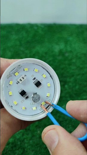 How to DISASSEMBLE and REPAIR an LED lamp WITHOUT A SOLDERING IRON Do-it- #diy #tips