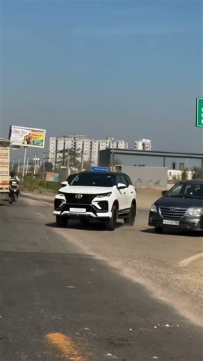 Toyota fortuner #mahindrascorpio #scorpion #scorpio #thar #fortuner #toyota #toyotafortuner #shorts