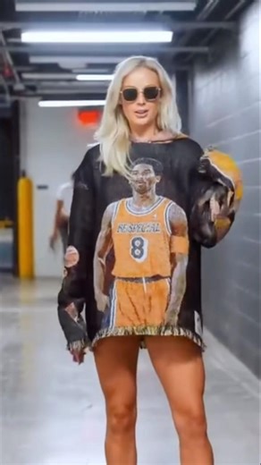 Sophie Cunningham repping Kobe Bryant 🤩