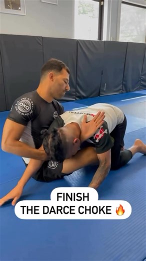 Finish the D'arce choke with this simple set up 🔥 #everydayporrada #kickboxing #bjjlife #bjjforlife #blackbelt #bjjtraining #brazilianjiujitsu #bjjmotivation #ibjjf #jujitsulifestyle #deividdiasbjj #ufc #mma | deividdias_bjj