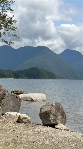 golden ears, a vancover day trip to a lake surrounded by mountains 🏔️ #hiking #vancouver