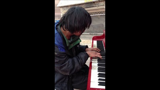 Beautiful piano street performance.