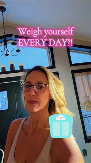 Honestly I always forget what I was the day before. You can connect this to the app or it will keep your weight in the scale. I love the smart scale. Check it out in the link.#scale #weight #bathroomscale #smartscale #tiktokviral