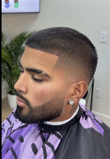 Crispy Mid Fade Haircut: Show This to Your Barber for the Perfect Look 🧈🔪