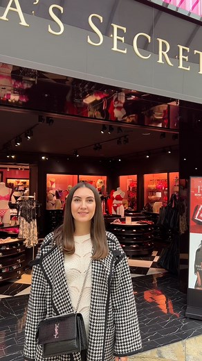 His wallet, her choices! 😊💕 Experience the excitement of a love-filled shopping spree at Victoria’s Secret! If it were you, what would be in your shopping bag? Drop your picks in the comments 👉 #theoracle #theoraclereading #theoracleshopping #theoracleshoppingcentre #theoraclethingstodo #theoraclewheretogo #victoriasecret #victoriasecretnewcollection #victoriascecretvalentine #victoriasecret #valentine #valentinetheme #readingshopping #readinguk | The Oracle