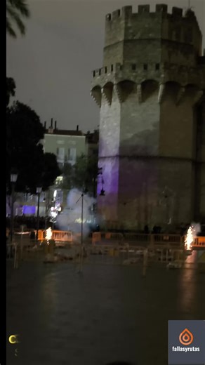 Castillo de Fuegos Artificiales San Vicente Ferrer Patrón de la Comunidad valenciana Pirotecnia Martí #santo #hoy #2026 #valencia #abril @Valencia Bonita @Planesvalenciaa @Valencia_en_falles @valenciano y español @Valencia Planes @Valencia Mítica @SemanaSanta_oficial @semanasantamarinera.juntamayor @Fireworks Festival @Carmensín