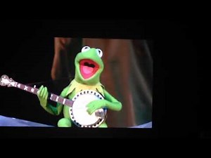 Kermit sings The Rainbow Connection at The Hollywood Bowl.