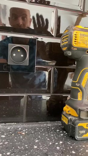 Comment integrer une plaque induction aspirante