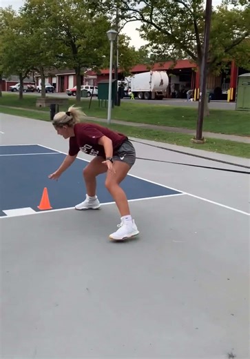 DEFENSIVE FOOTWORK WHEN FATIGUED 🏀🔥 If you want to stay elite on defense late in the game… you have to train when your legs are tired. Drill: Quick Lateral Slide Cone Grab Setup cones across the paint. ➡️ Start on one side of the paint ➡️ Defensive slide to the cone ➡️ Grab the cone ➡️ Slide to the opposite side ➡️ Drop the cone & repeat to the next one Key Focus: • Stay LOW in your stance • Quick lateral slides • Balanced feet no crossing • Talk on defense (COMMUNICATE!) • Control your body e