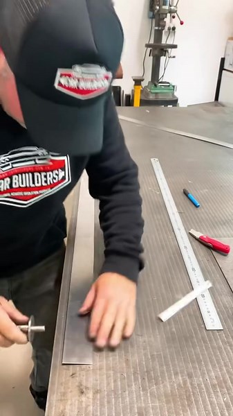 Russ is back on the bonnet/hood. With the #4runner on the larger #patrol chassis to achieve legal height and width, the front guards have been lengthened. Russ has been #modifying the larger #70series bonnet. Almost there. With the bonnet fitted, we can start on #claymodelling the new guards. UNIMIG | Car Builders