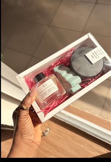 Grateful Farewell to 2025: A Candlephilia Journey