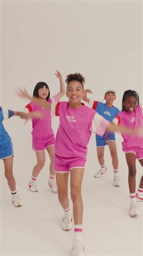 The Core Logo range is made for groovers and shakers. Show us how you move with 25% off all Seed core styles.