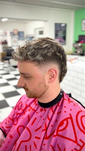 Dani ✂️ on Instagram: "HIGHLIGHTS ❄️❄️ 10/10 model - @samdhally Bleached using - @schwarzkopfprouk blondme 9% premium lightener & 9% developer Toner - @lorealpro dialight toner 9.01"