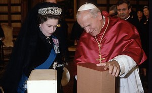 A look back at Queen Elizabeth II’s encounters with five popes