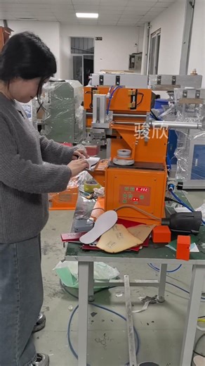 Small high-speed pad printing machine, with good printing effect and simple operation