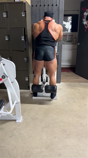 SAM CUNADO 🇨🇺 🇺🇸| 212 IFBB PRO🌐 | Even tho I haven’t trained legs in 4 months I’m still hitting some hamstrings here and there to keep blood flow . Praying things get back... | Instagram